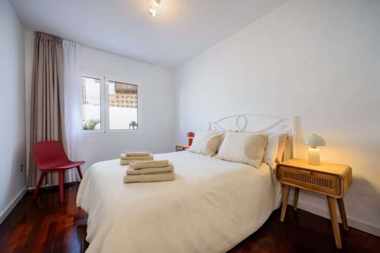 2b3bd795-91a8-4e59-8a3c-944477b04baf 2